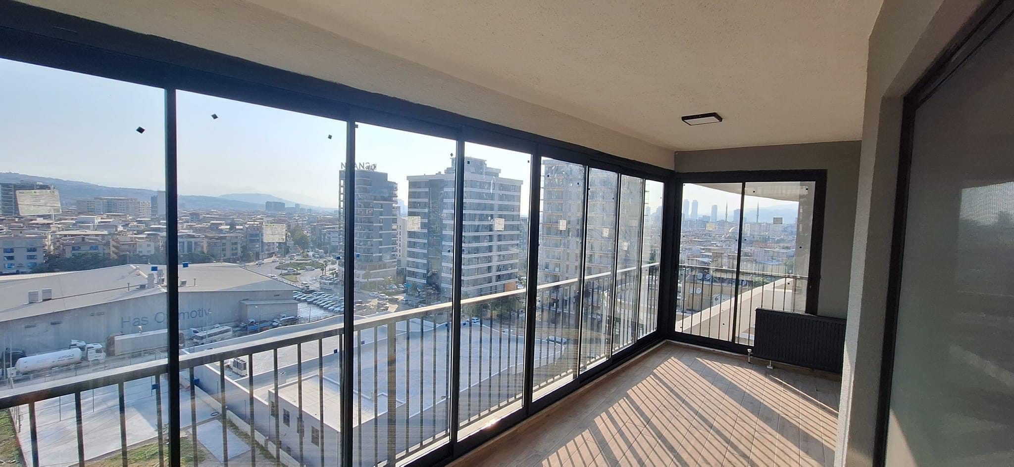 Cam Balkon